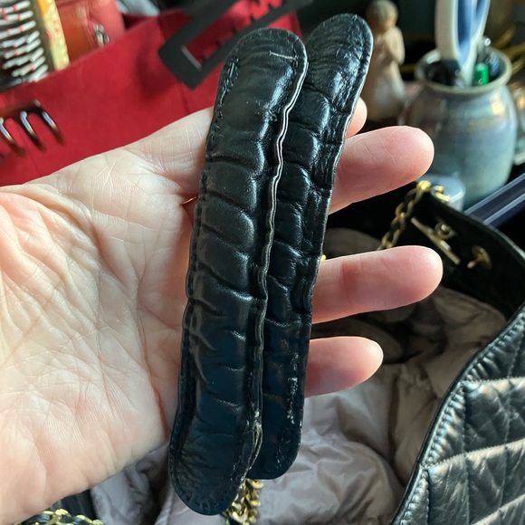 Pending Sale Vintage Authentic CHANEL Black Lambskin Quilted Tote 24k plated - Picture 6 of 17